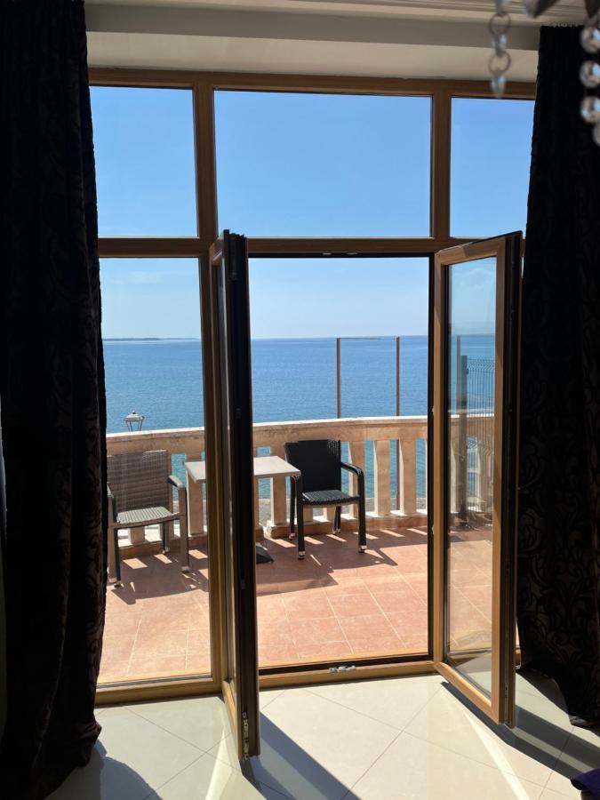 Rotonda Inn Novigrad Новиград Екстериор снимка