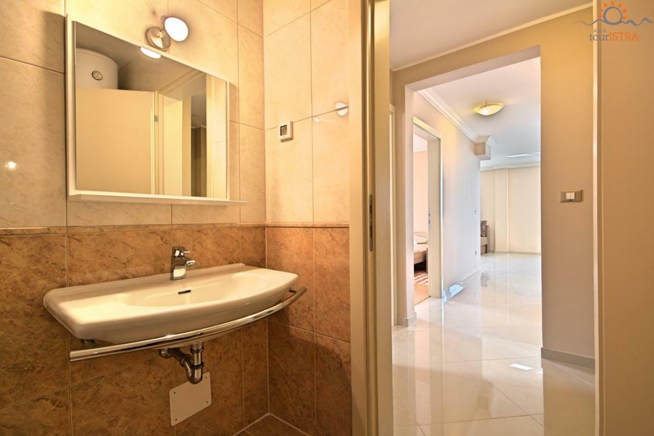 Rotonda Inn Novigrad Новиград Екстериор снимка