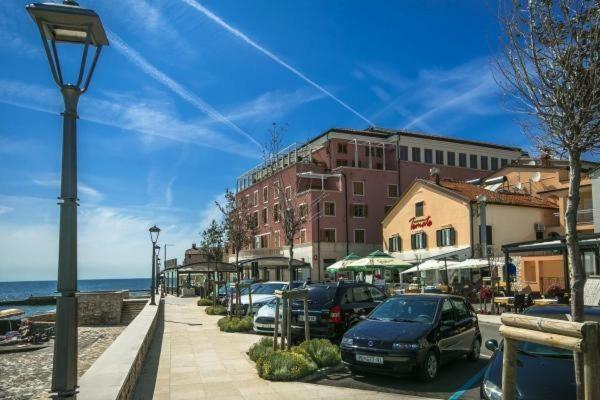 Rotonda Inn Novigrad Новиград Екстериор снимка
