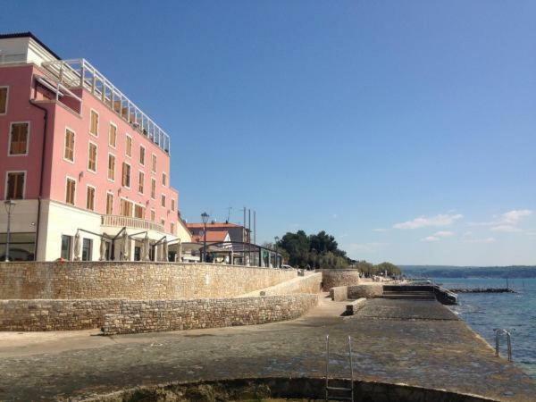 Rotonda Inn Novigrad Новиград Екстериор снимка