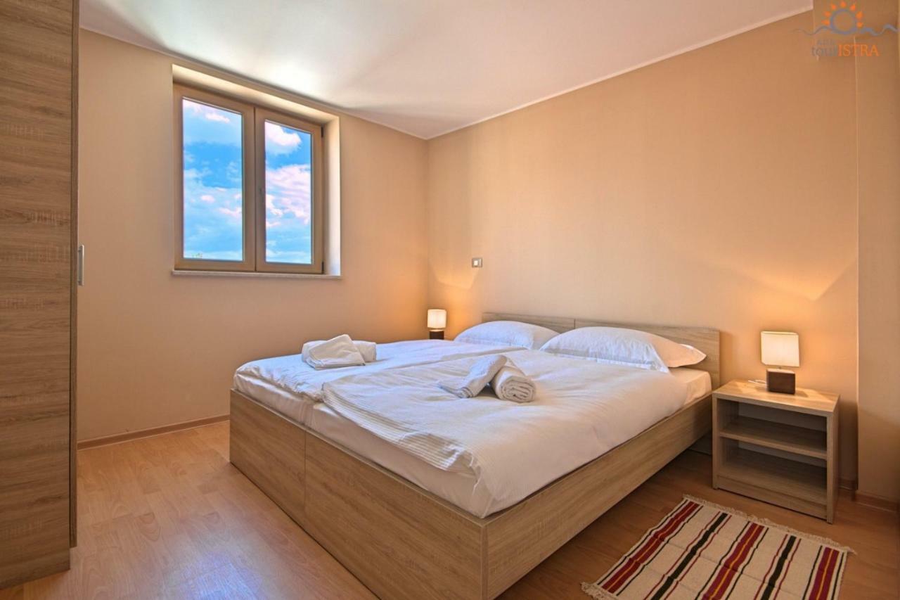 Rotonda Inn Novigrad Новиград Екстериор снимка