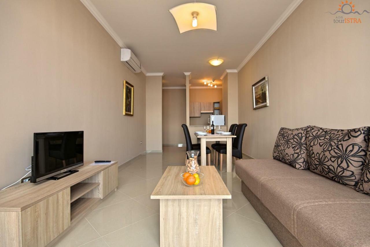 Rotonda Inn Novigrad Новиград Екстериор снимка