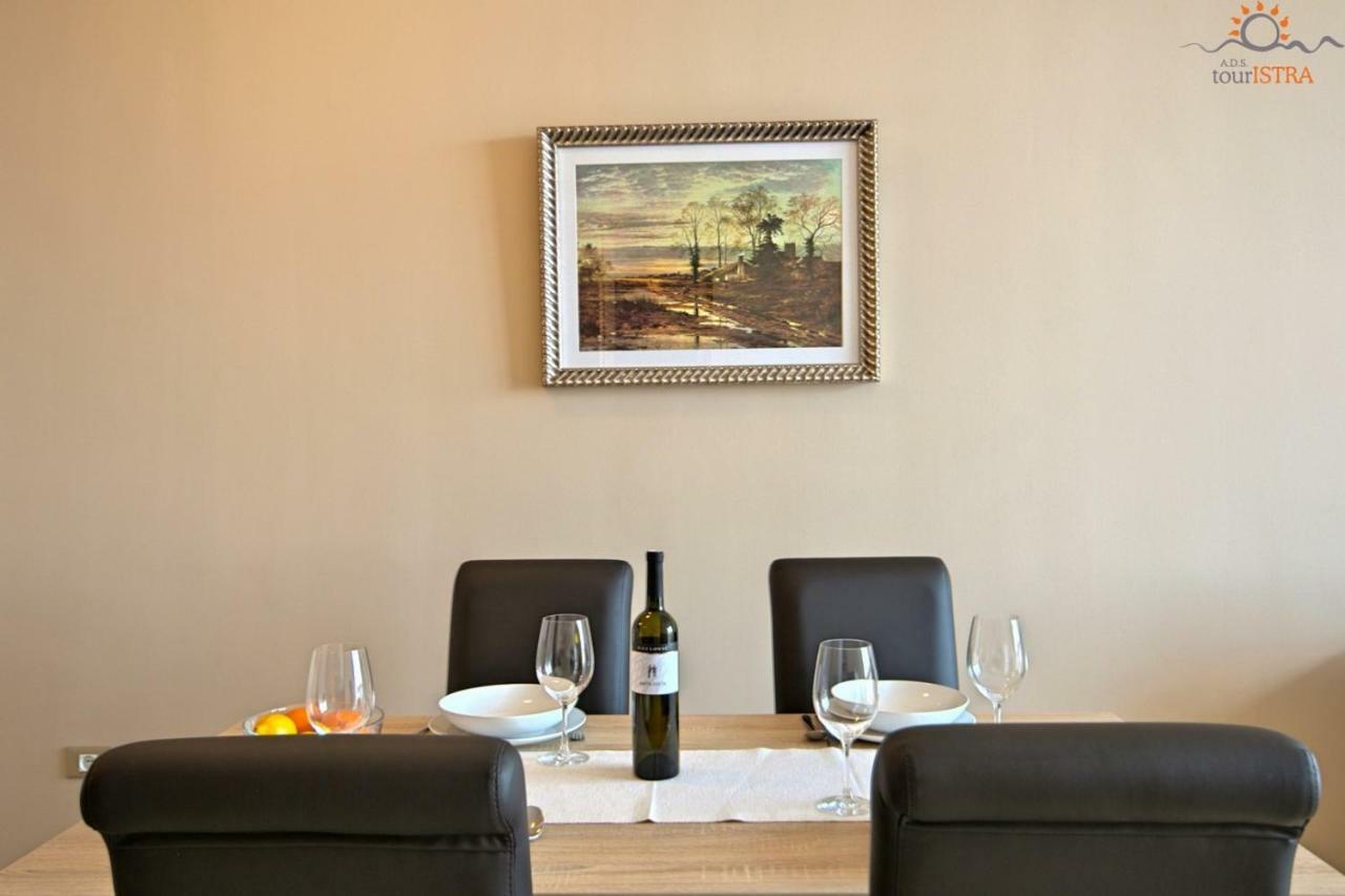 Rotonda Inn Novigrad Новиград Екстериор снимка