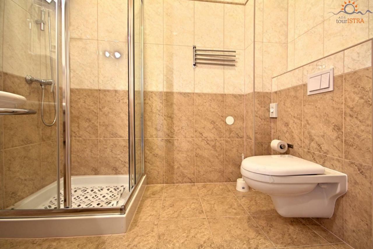 Rotonda Inn Novigrad Новиград Екстериор снимка