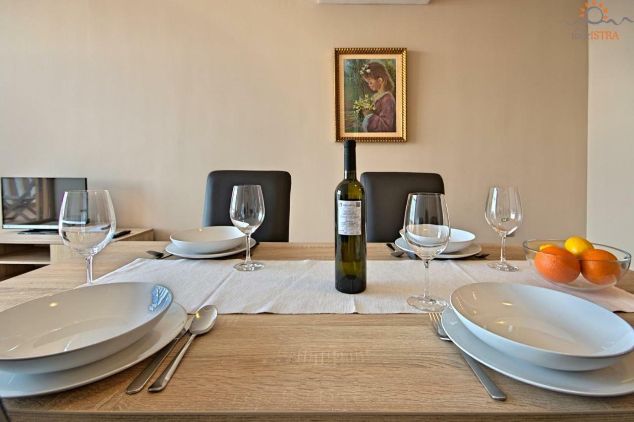 Rotonda Inn Novigrad Новиград Екстериор снимка