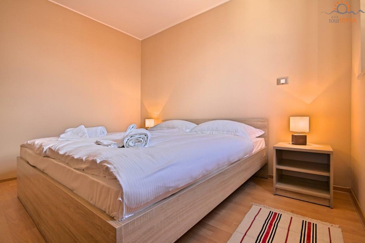 Rotonda Inn Novigrad Новиград Екстериор снимка