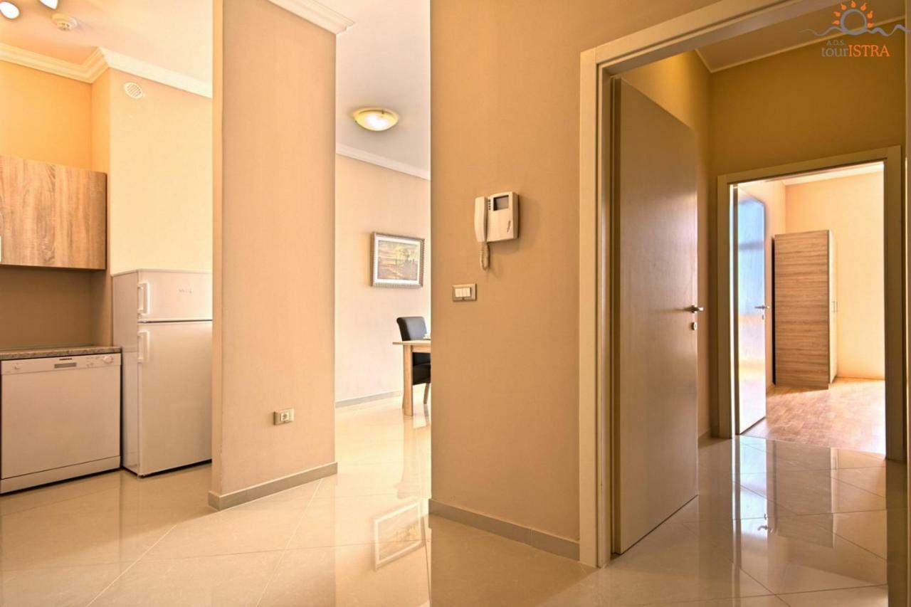 Rotonda Inn Novigrad Новиград Екстериор снимка
